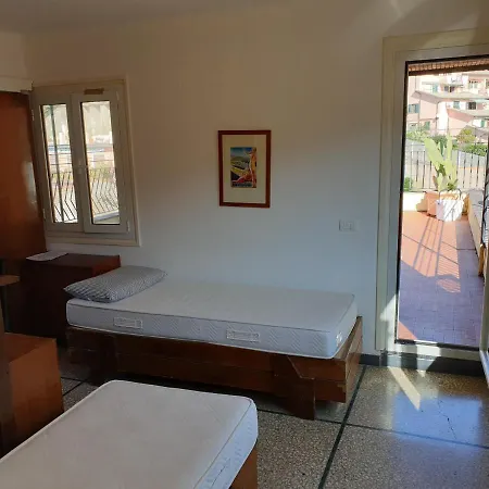 Via Colombo 25 Monolocale Con Terrazzo Апартаменты *