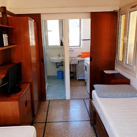 Lägenhet Via Colombo 25 Monolocale Con Terrazzo